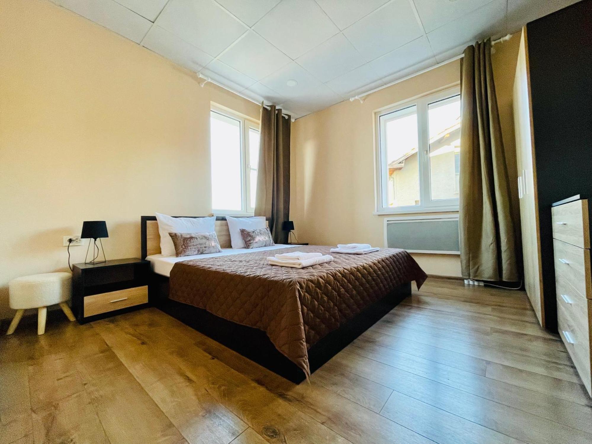 Forest Oasis Guest House Free Parking 사파레바바냐 외부 사진