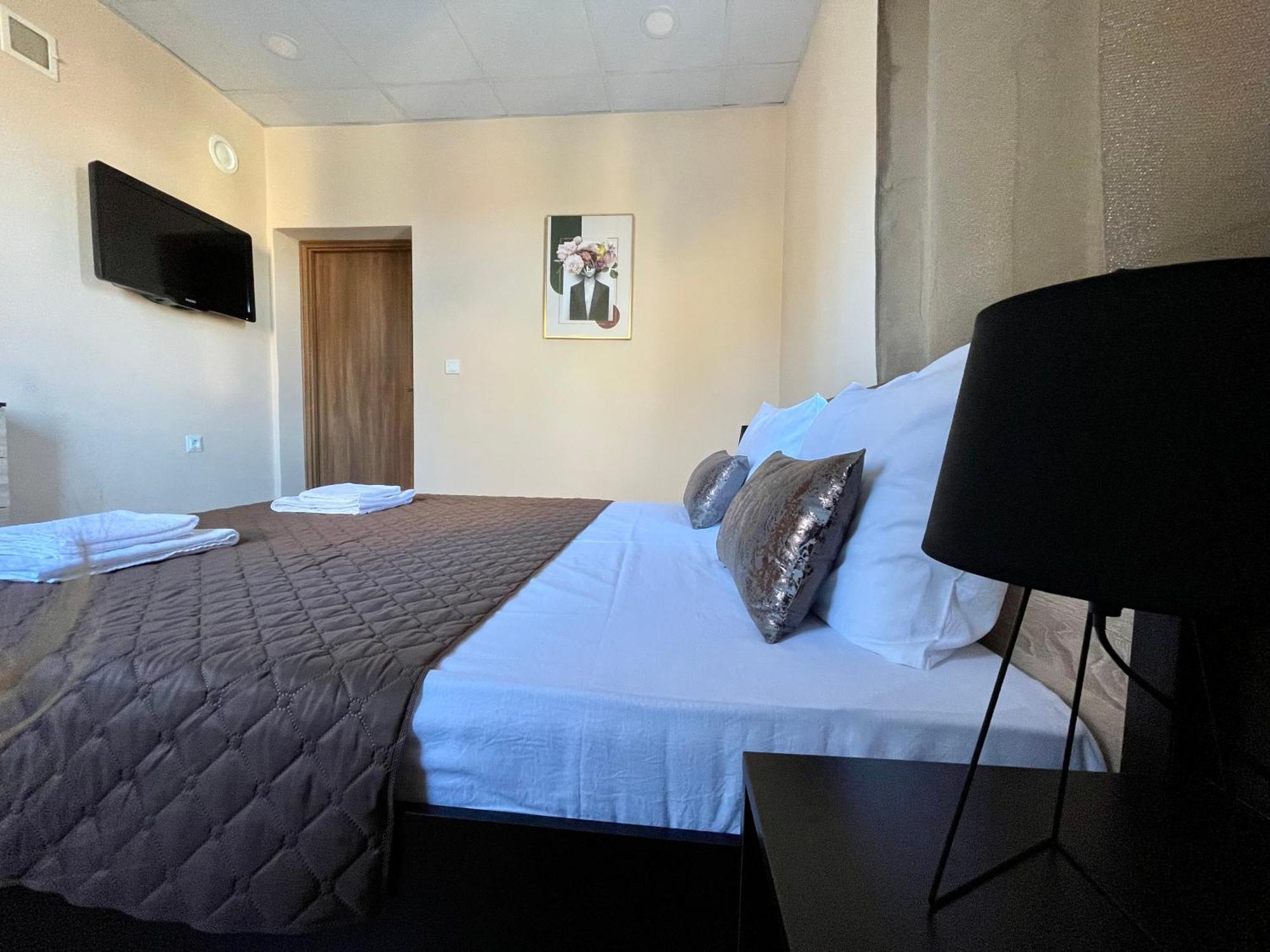 Forest Oasis Guest House Free Parking 사파레바바냐 외부 사진